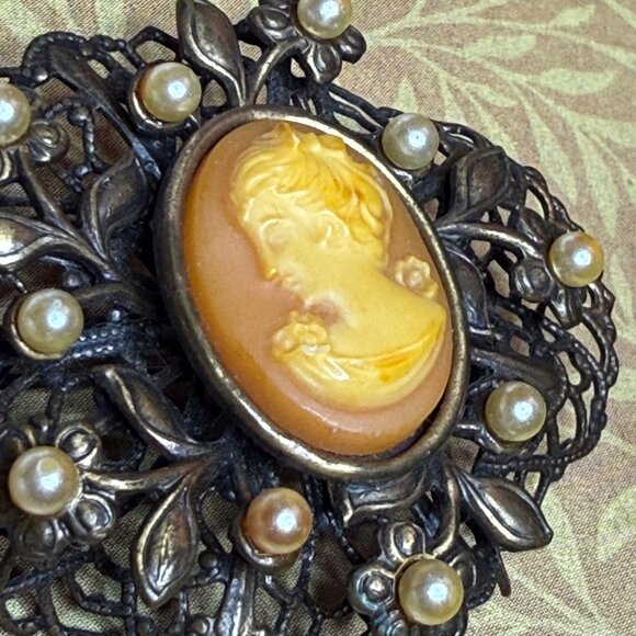 Antique Victorian Filigree Cameo Silhouette Brooch Pin Pearl Accents - Picture 6 of 6